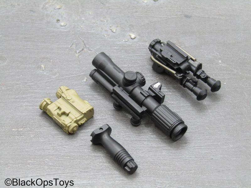 Load image into Gallery viewer, USMC - Black Scope w/Bipod, Foregrip &amp; Tan PEQ
