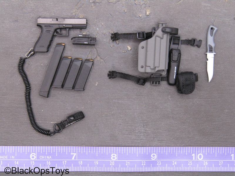 Load image into Gallery viewer, HK SDU Diver Assault Group - 9mm Pistol w/Drop Leg Holster
