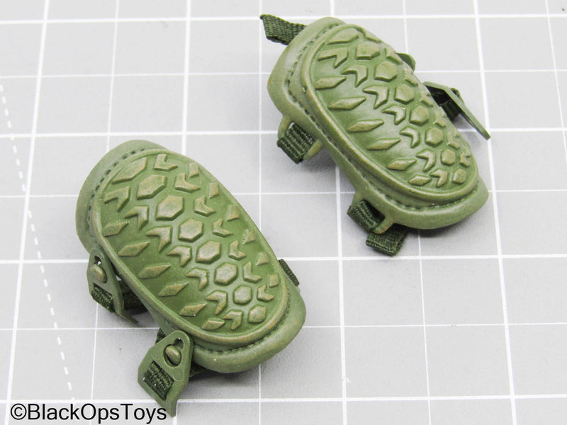 Load image into Gallery viewer, Green Knee Pads (Hot Toys)
