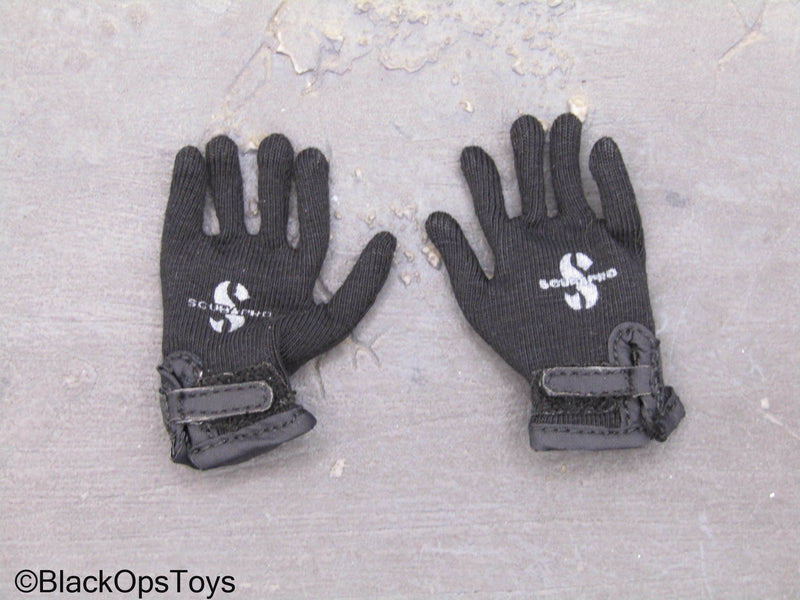 Load image into Gallery viewer, 50th Anniv HK SDU - Black Gloves
