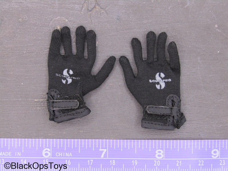 Load image into Gallery viewer, 50th Anniv HK SDU - Black Gloves
