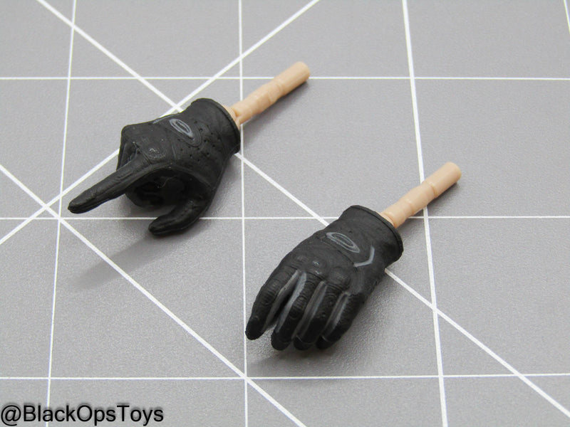 Load image into Gallery viewer, LAPD S.W.A.T. Ver B - Female Black Gloved Hand Set
