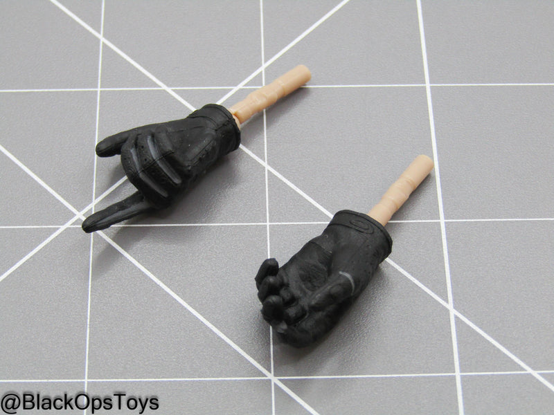 Load image into Gallery viewer, LAPD S.W.A.T. Ver B - Female Black Gloved Hand Set
