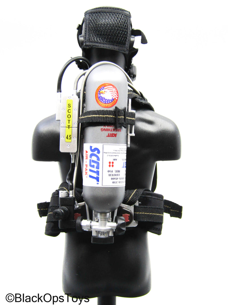 Load image into Gallery viewer, SCGTT Air-Pak Oxygen Tank &amp; Harness w/Respirator Mask (DAM Toys)
