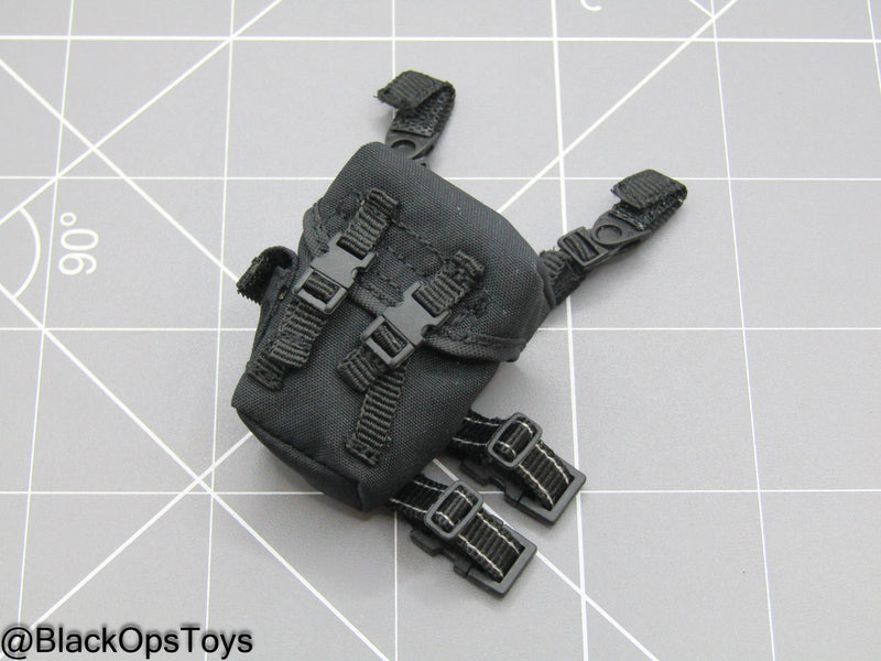Load image into Gallery viewer, LAPD S.W.A.T. Ver B - Black Drop Leg Gas Mask Pouch
