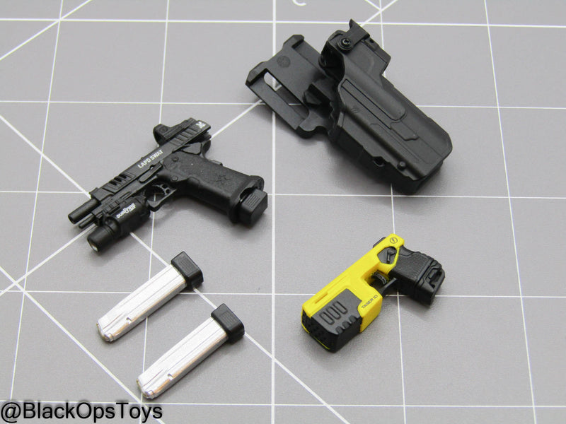Load image into Gallery viewer, LAPD S.W.A.T. Ver B - STI 2011 P Pistol w/Holster &amp; Taser
