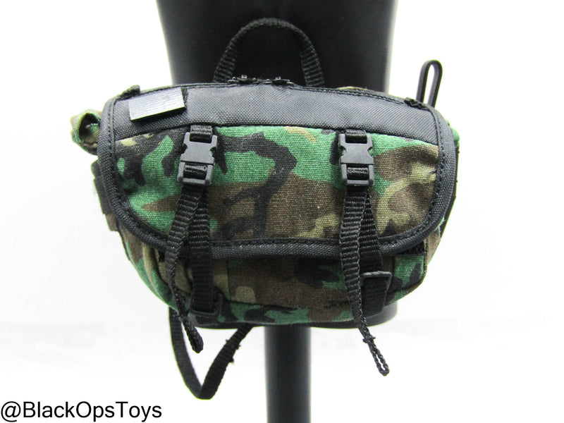 Load image into Gallery viewer, Woodland Camo Buttpack w/Transponder

