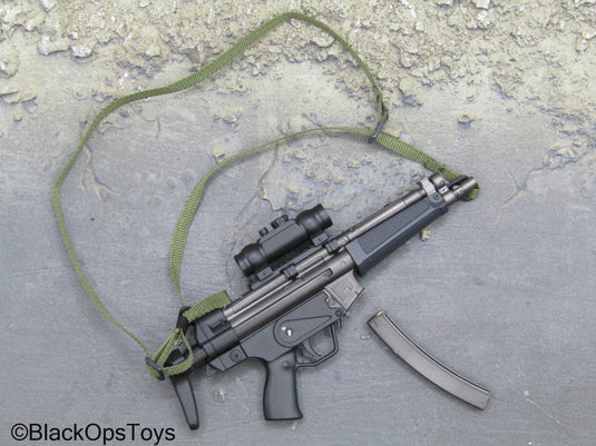 Resident Evil 2 - Leon Kennedy - MP5 Submachine Gun w/Scope