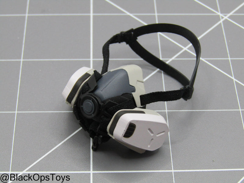 Load image into Gallery viewer, Black &amp; White Respirator Mask
