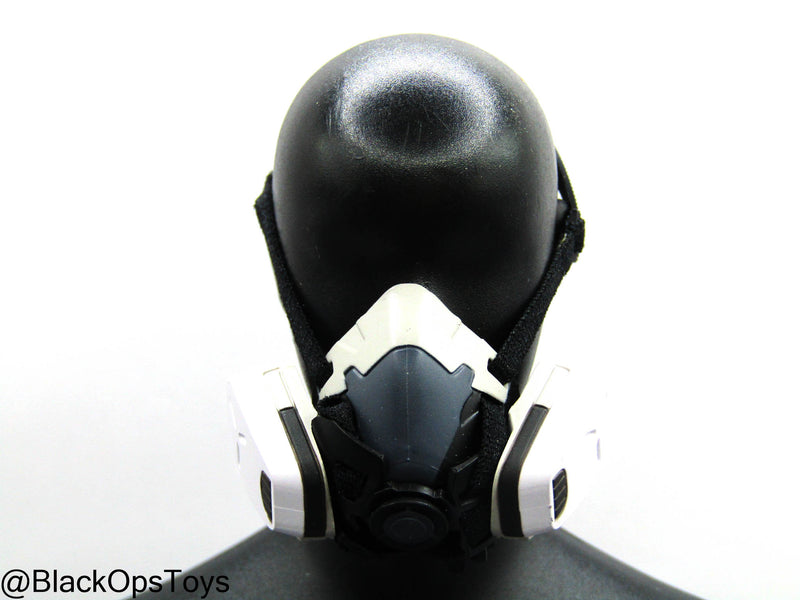 Load image into Gallery viewer, Black &amp; White Respirator Mask
