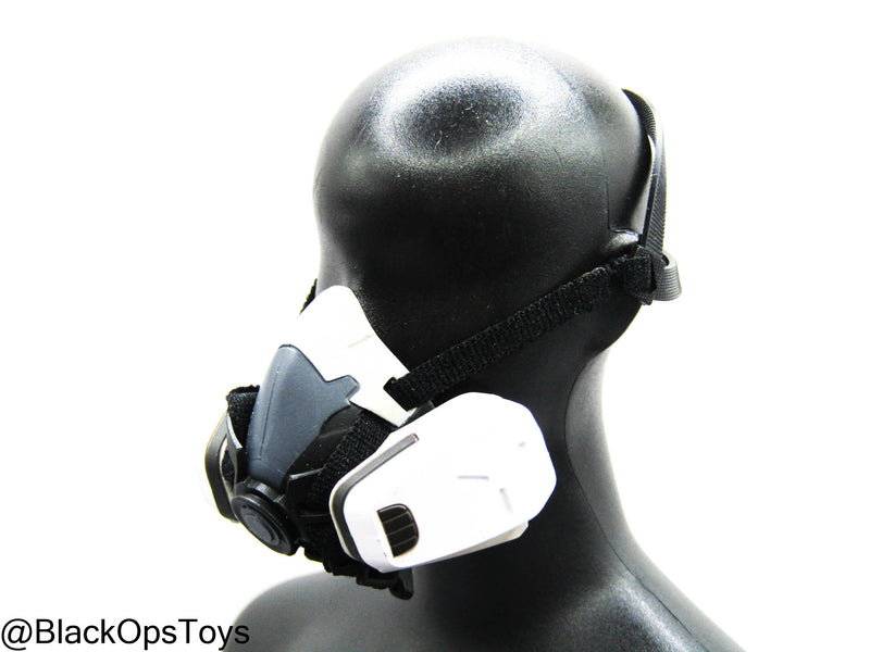 Load image into Gallery viewer, Black &amp; White Respirator Mask
