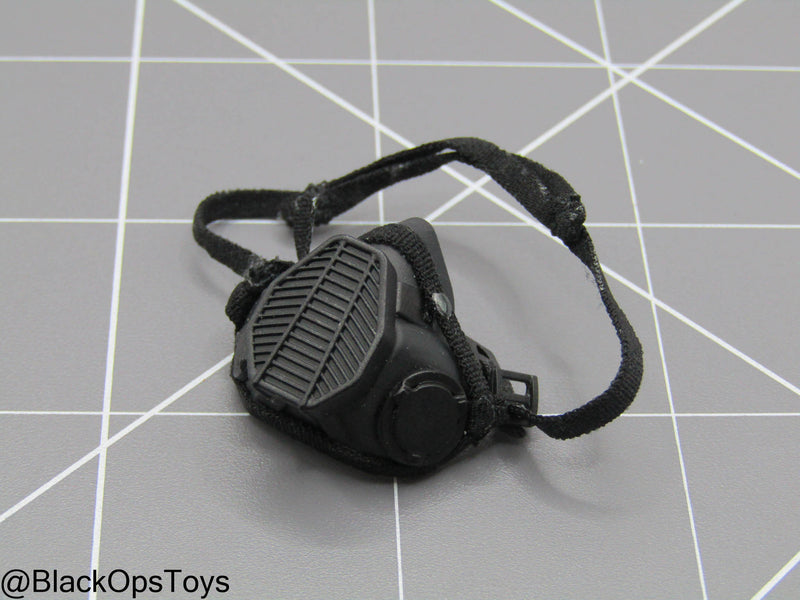 Load image into Gallery viewer, Black Respirator Mask
