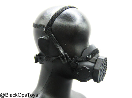 Black Respirator Mask
