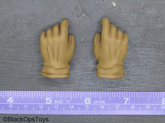 Fury - Sherman Tank Loader - Brown Gloved Hand Set