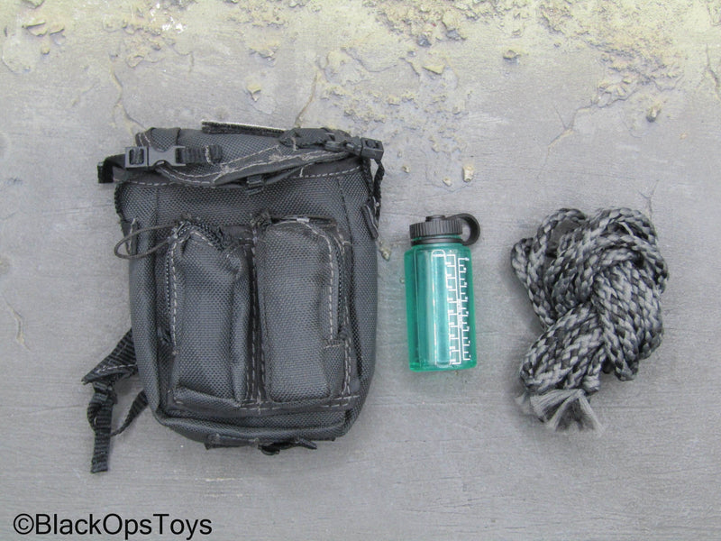Load image into Gallery viewer, GI JOE - Cobra Viper - Black Backpack w/Bottle &amp; Climbing Rope
