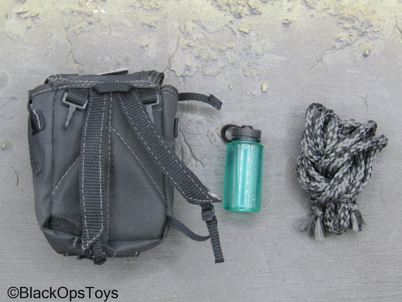 Load image into Gallery viewer, GI JOE - Cobra Viper - Black Backpack w/Bottle &amp; Climbing Rope
