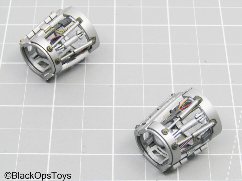 Load image into Gallery viewer, Marvel - Ironman - Silver Arm Gauntlets (Hot Toys)
