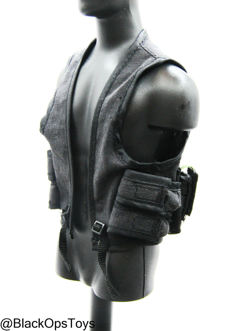 Load image into Gallery viewer, US Army Joe Brennan - Black Concealment Vest
