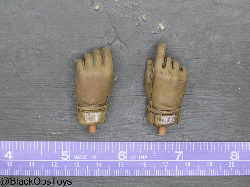 Load image into Gallery viewer, US Army Joe Brennan - Brown Gloved Hand Set (x2)
