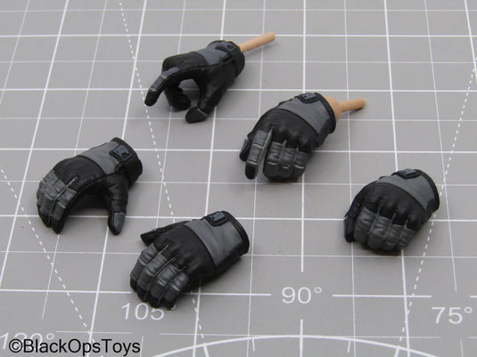 Gloved Hand Set w/Pegs (DAM)