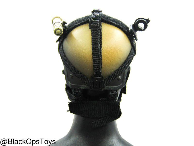 Load image into Gallery viewer, US Army Joe Brennan - Tan Helmet w/NVG Set &amp; Glasses

