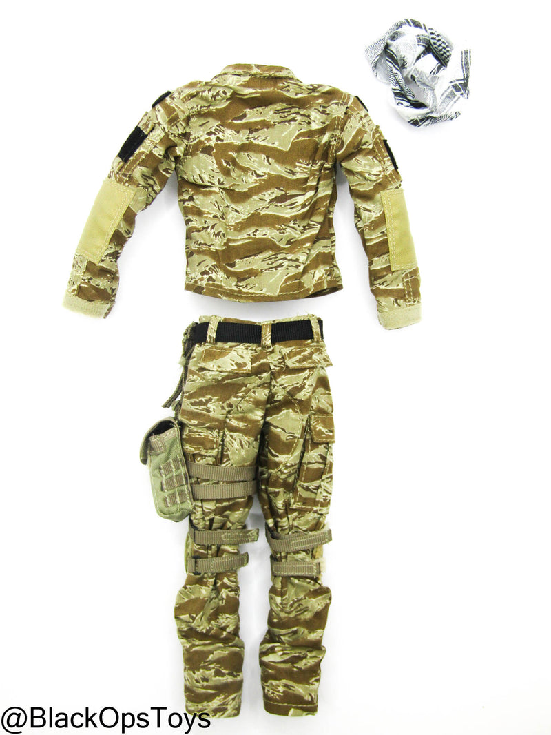 Load image into Gallery viewer, US Army Joe Brennan - Desert Tiger Stripe Camo Uniform Set
