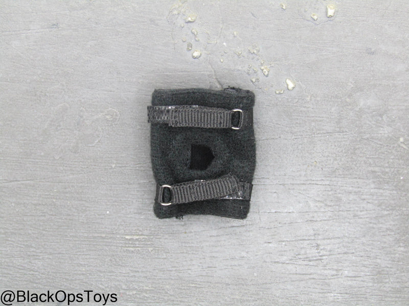 Load image into Gallery viewer, Bravo 7-1 Kill or Capture - Knee Pad
