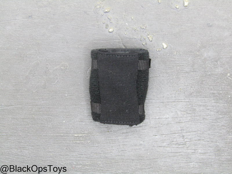 Load image into Gallery viewer, Bravo 7-1 Kill or Capture - Knee Pad

