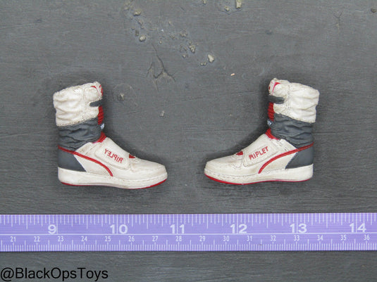 Female Flight Officer - White & Grey Boots (Peg Type)