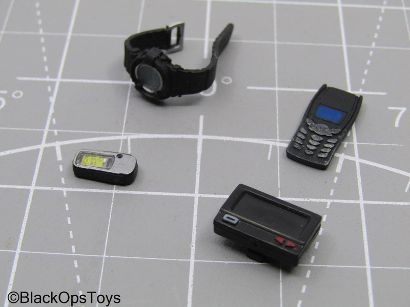 Load image into Gallery viewer, Gear Set w/GPS Cellphone Watch &amp; Pager
