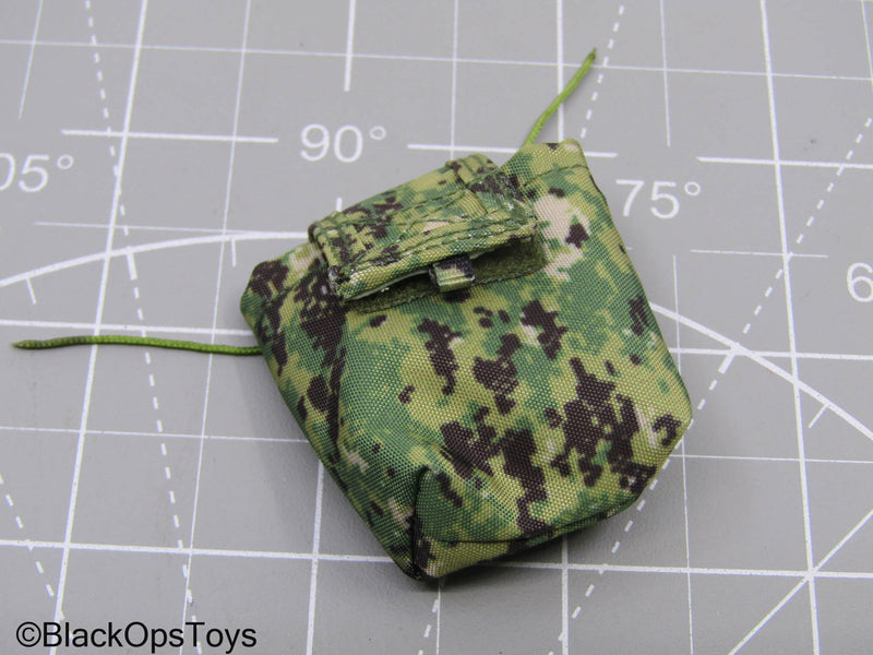 Load image into Gallery viewer, AOR2 Woodland Camo MOLLE Dump Pouch (DAM Toys)
