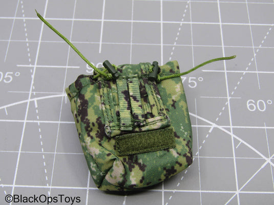 AOR2 Woodland Camo MOLLE Dump Pouch (DAM Toys)