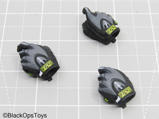 Grey Gloved Hands (x3) (DAM Toys)