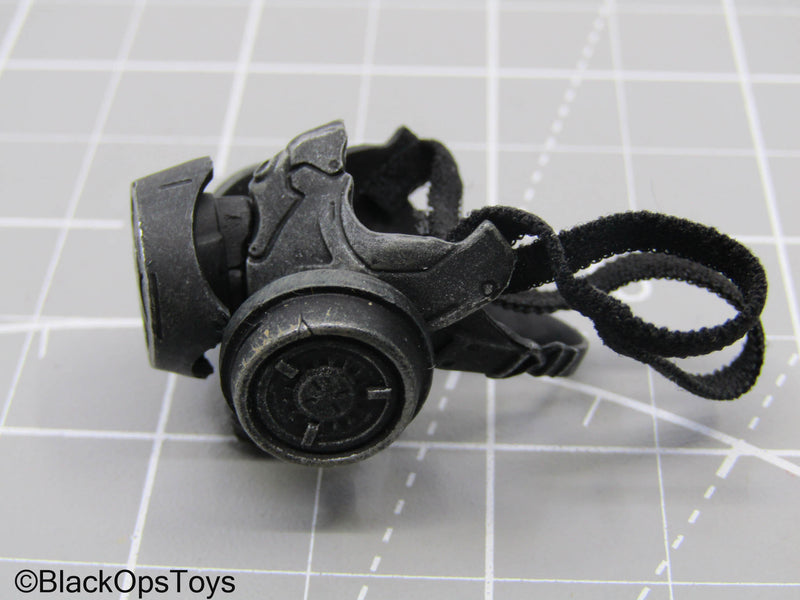 Load image into Gallery viewer, Half Face Gas Mask Respirator (VS Toys)
