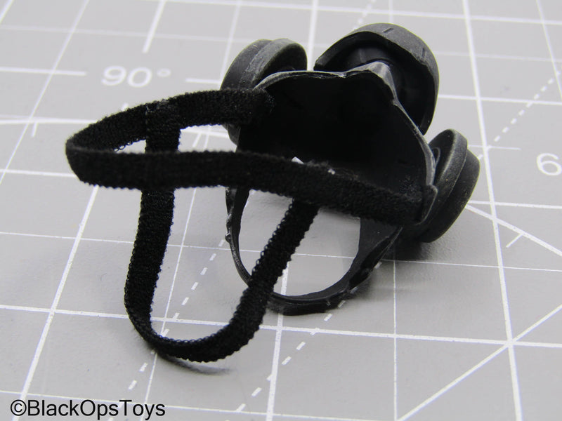 Load image into Gallery viewer, Half Face Gas Mask Respirator (VS Toys)
