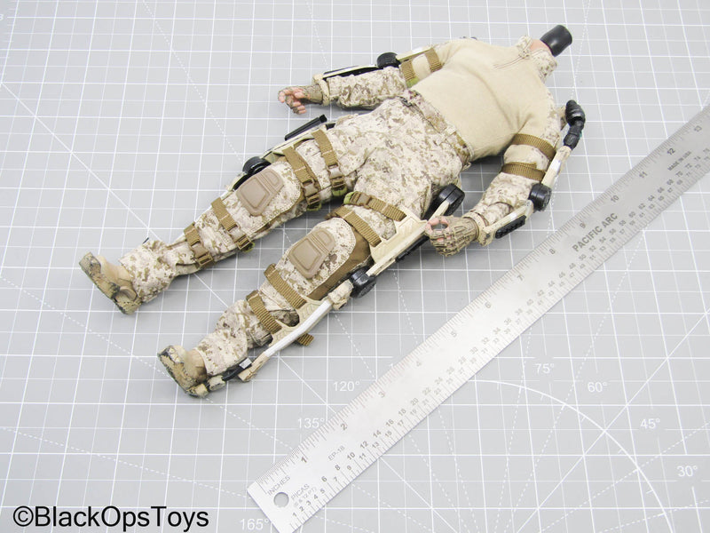Load image into Gallery viewer, Desert Camo Mech Suit - Male Full Dressed Body

