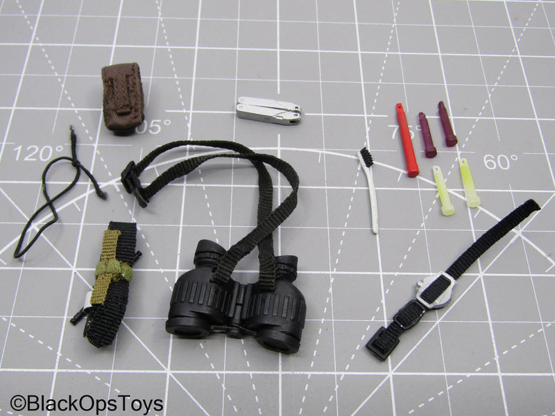 Load image into Gallery viewer, Recon Gear Set w/Binoculars Watch Toothbrush &amp; Multitool
