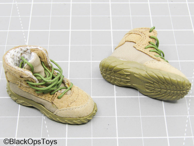 Load image into Gallery viewer, Tan Combat Boots (Foot Type) (Soldier Story)
