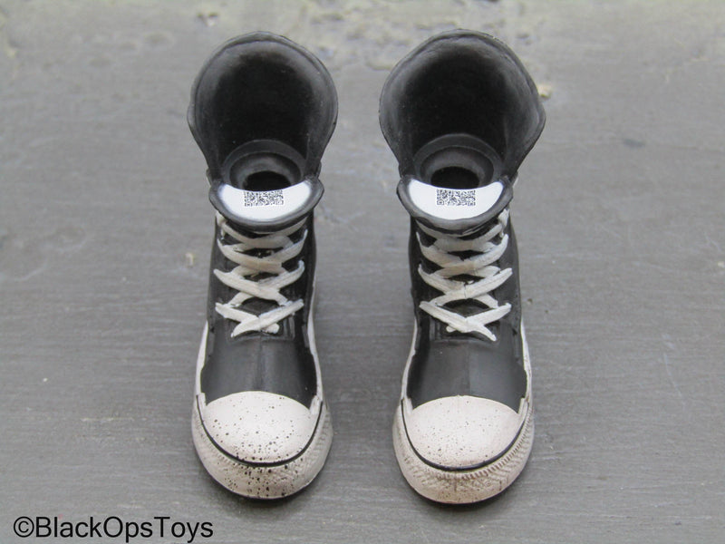 Load image into Gallery viewer, Cyberpunk 2077 V Male - Light Up Shoes (Peg Type)
