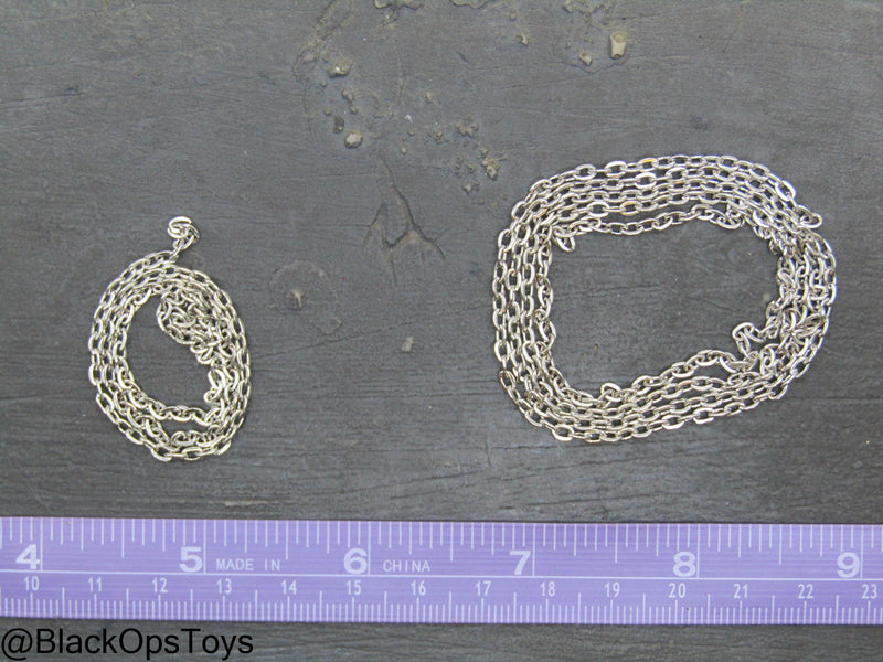 Load image into Gallery viewer, Zombie Hunter - Metal Chains
