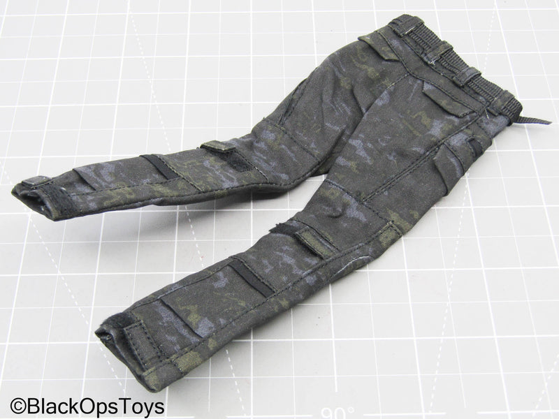 Load image into Gallery viewer, Female Multicam Black Pants w/Belt
