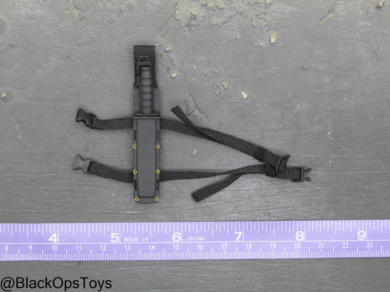 Load image into Gallery viewer, Zombie Hunter - Knife w/Drop Leg Sheath
