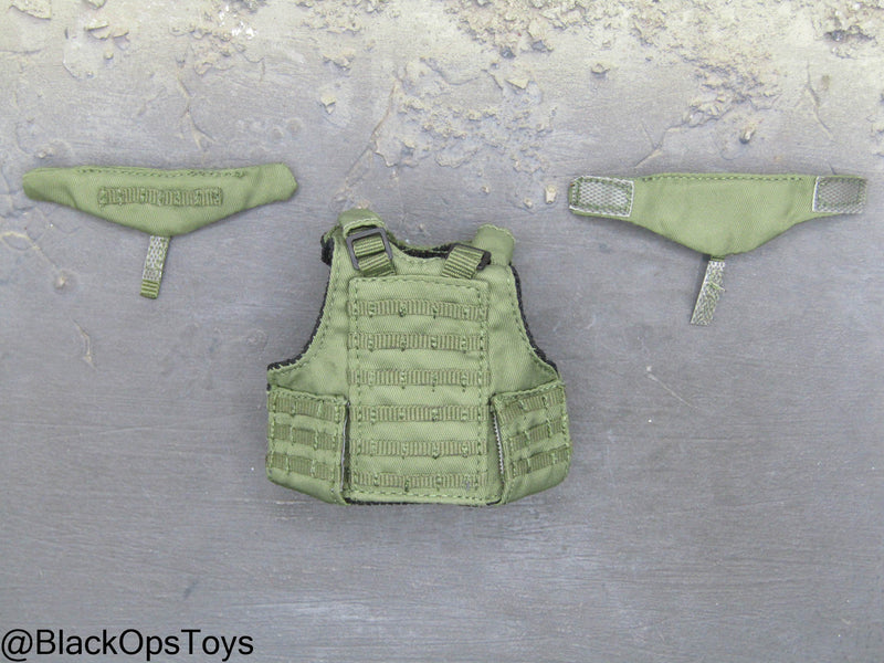 Load image into Gallery viewer, The Division 2 - Heather Ward - Green MOLLE Body Armor
