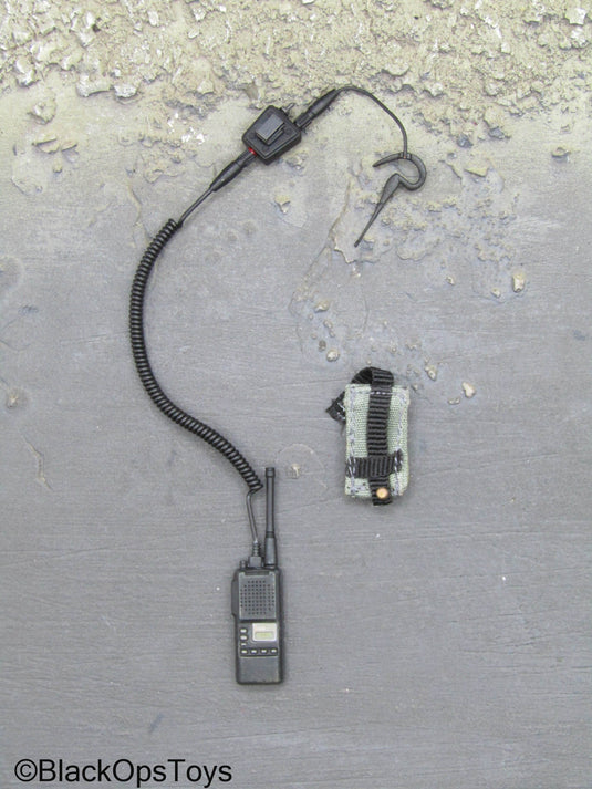 Radio w/Earphone & Pouch
