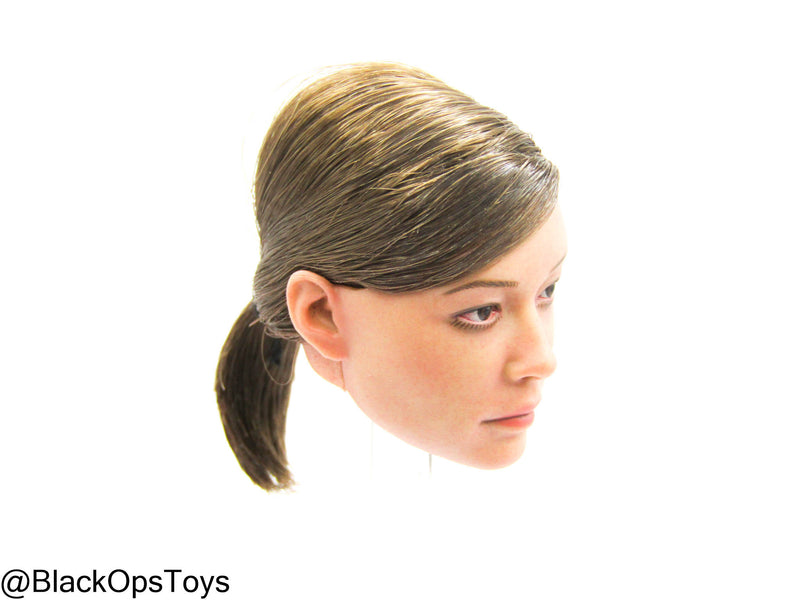 Load image into Gallery viewer, The Division 2 - Heather Ward - Female Body w/Headsculpt &amp; Stand
