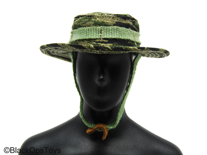 Load image into Gallery viewer, Vietnam Set - Tiger Stripe Combat Uniform Set w/Boots, Belt &amp; Boonie Hat
