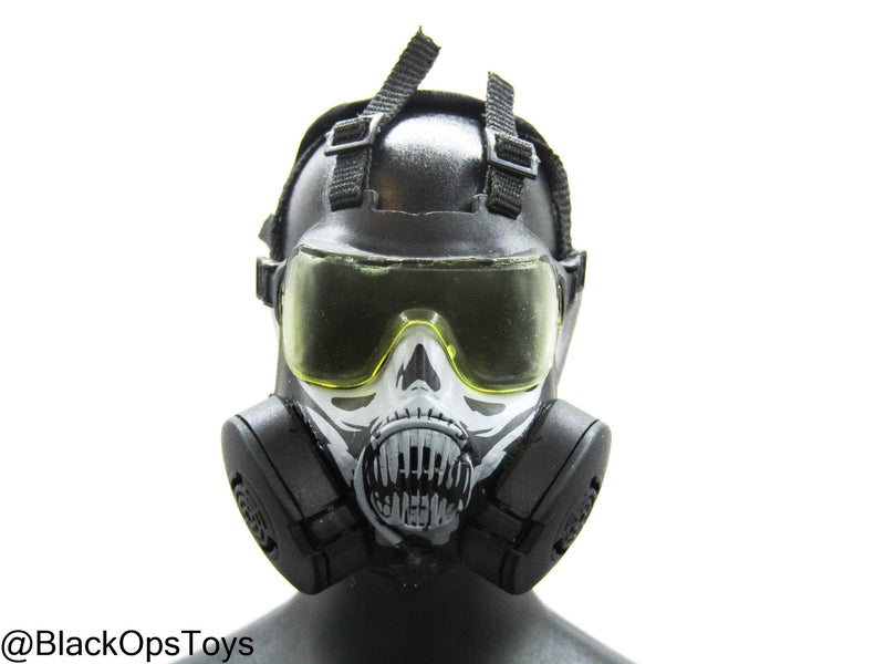 Load image into Gallery viewer, Zombie Hunter - Gas Mask
