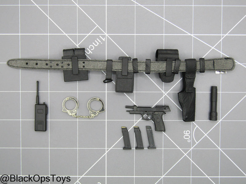 Load image into Gallery viewer, T2 Judgment Day T-1000 - Police Belt w/M9 Pistol &amp; Gear Set
