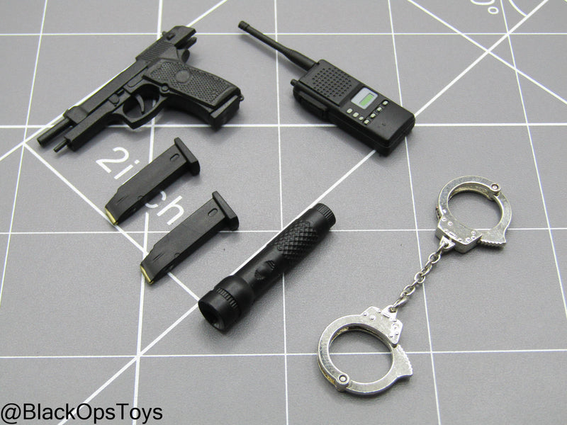 Load image into Gallery viewer, T2 Judgment Day T-1000 - Police Belt w/M9 Pistol &amp; Gear Set
