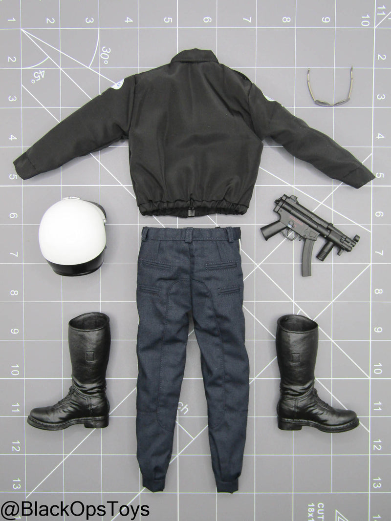 Load image into Gallery viewer, T2 Judgment Day T-1000 - Motorcycle Police Officer Uniform w/MP5
